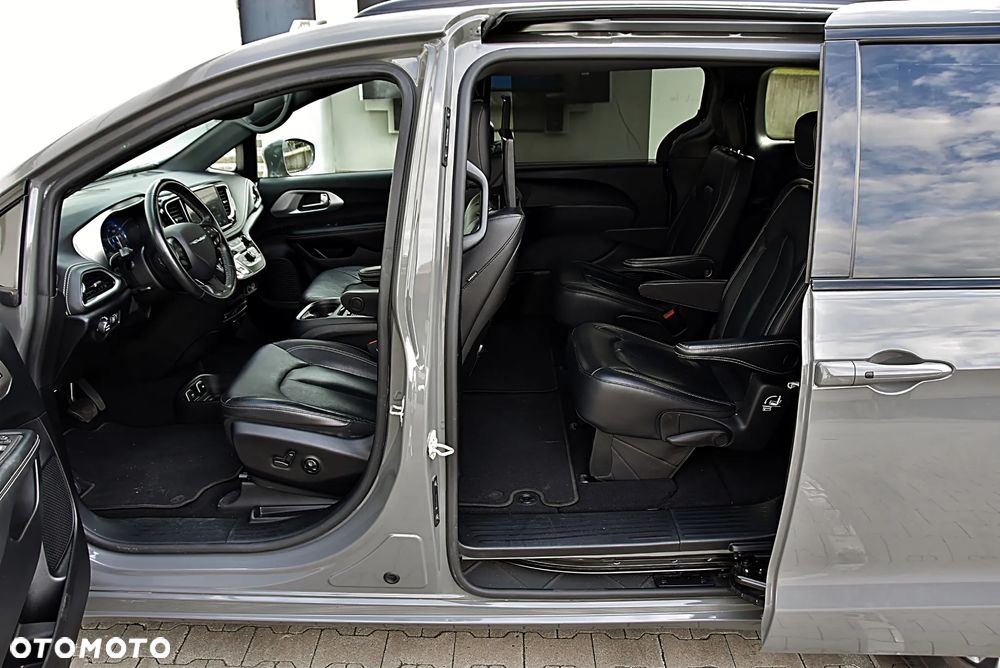 Chrysler Pacifica - 10