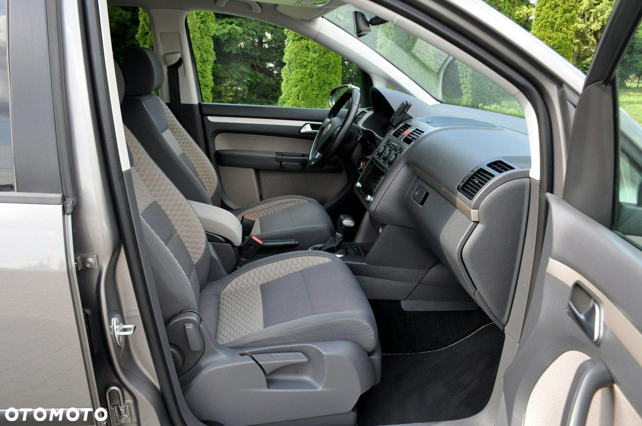 Volkswagen Touran - 18