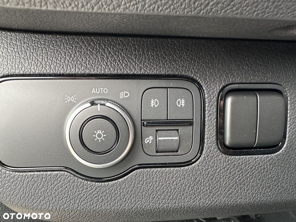 Mercedes-Benz Sprinter - 13