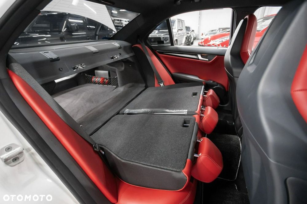 Mercedes-Benz Klasa C 63 AMG 7G-TRONIC Performance Plus SPORT EDITION - 34