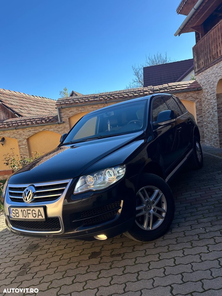 Volkswagen Touareg - 1