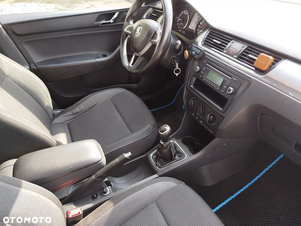 Skoda RAPID 1.6 TDI DPF Ambition - 9