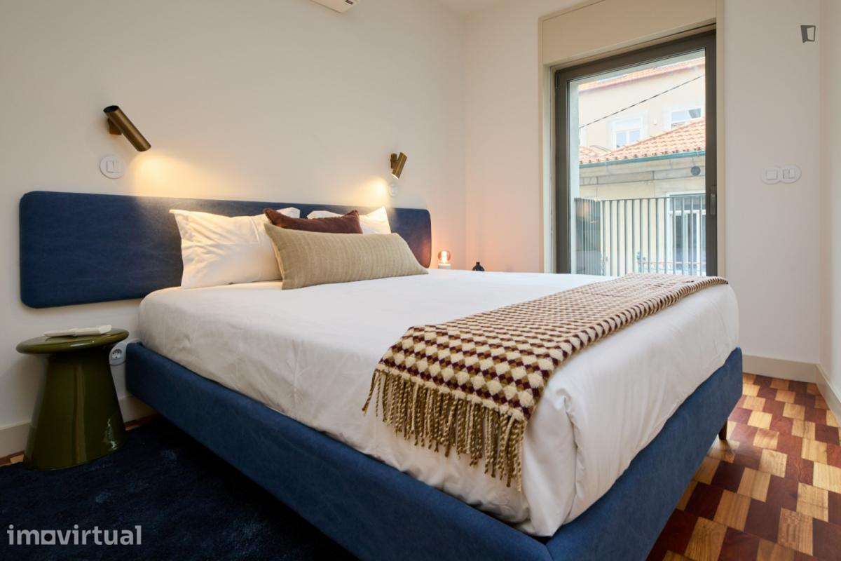Apartamento com 1 quartos - localizado em Santo Ildefonso Porto - Grande imagem: 2/23