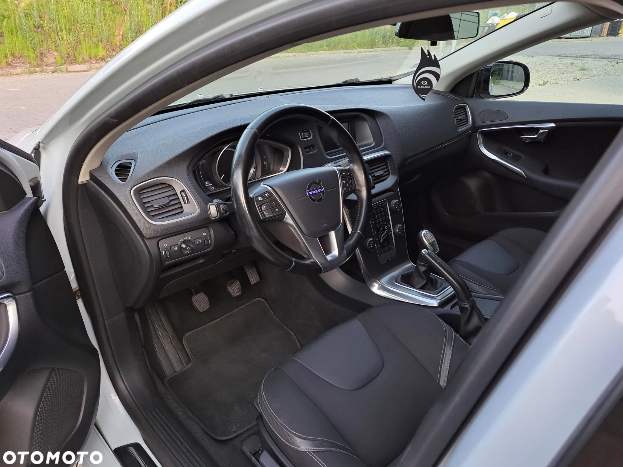 Volvo V40 - 14
