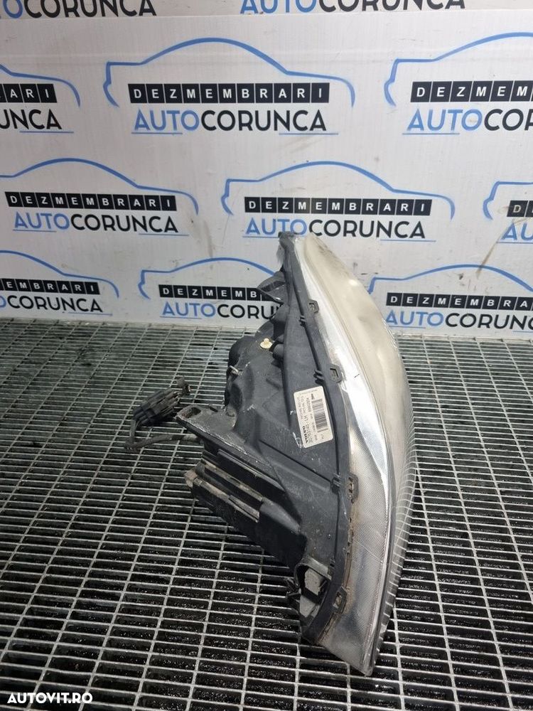 Far Stanga Volvo XC60 2008 - 2013 SUV 4 Usi (1105) Fara xenon - 2