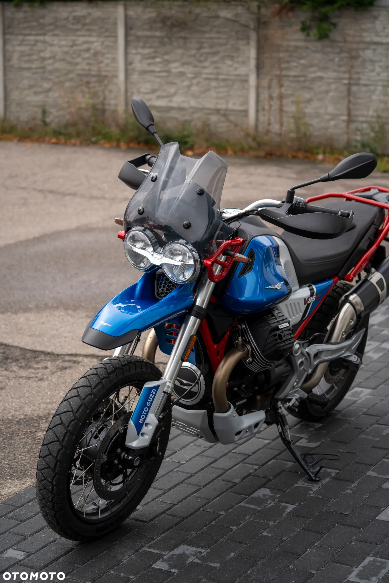 Moto Guzzi V85