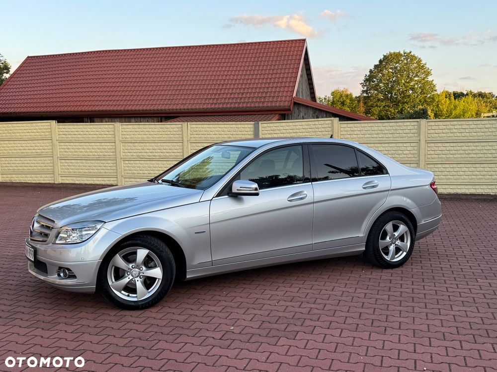 Mercedes-Benz Klasa C 180 CGI Automatik BlueEFFICIENCY Avantgarde - 7