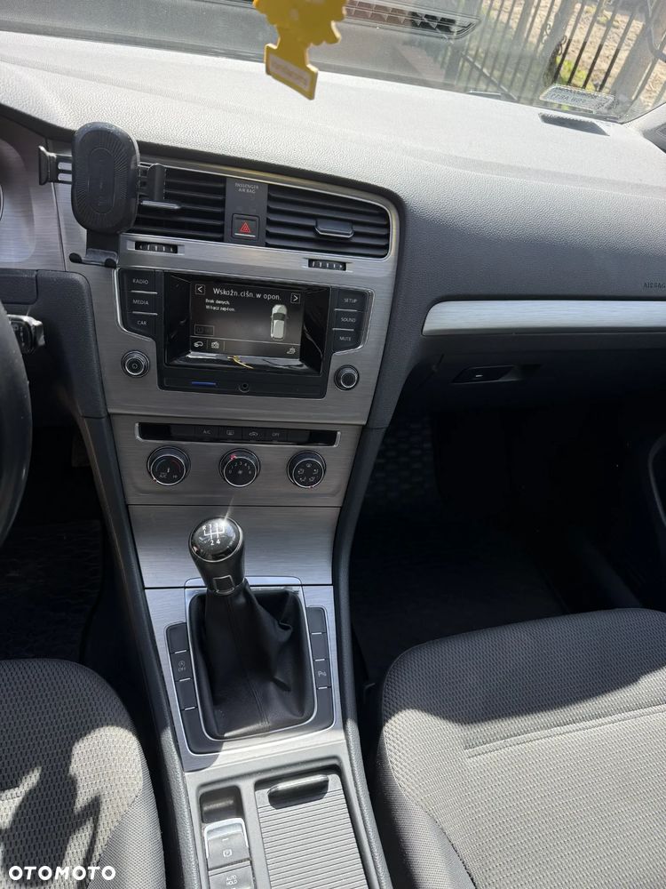 Volkswagen Golf 1.6 TDI Comfortline - 6