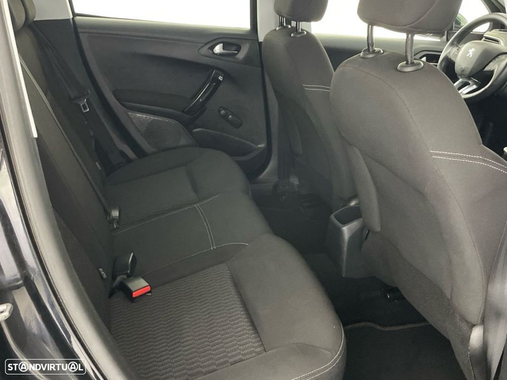 Peugeot 208 1.2 PureTech Style - 23
