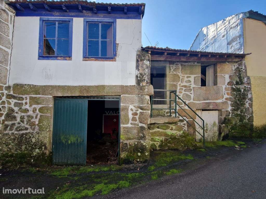 CASA RÚSTICA PARA RECUPERAR - Grande imagem: 2/9