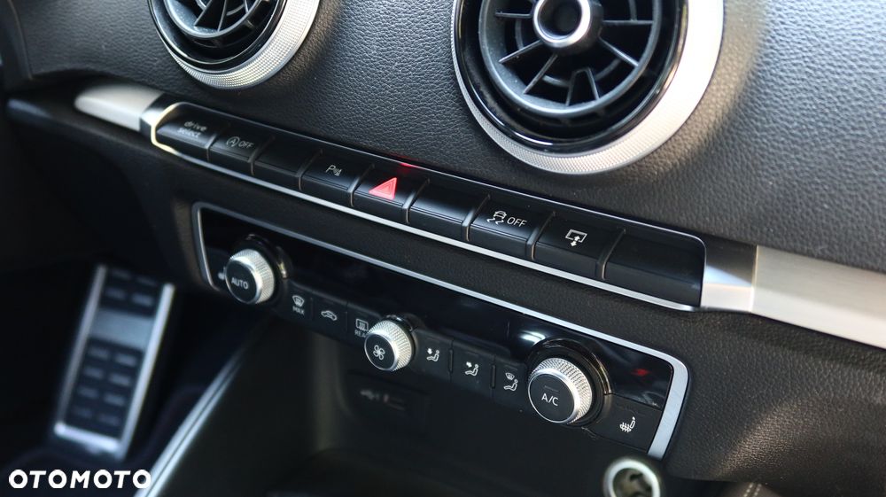 Audi S3 S tronic - 15