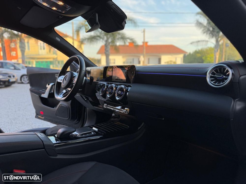 Mercedes-Benz CLA 250 e 8G-DCT AMG Line - 24