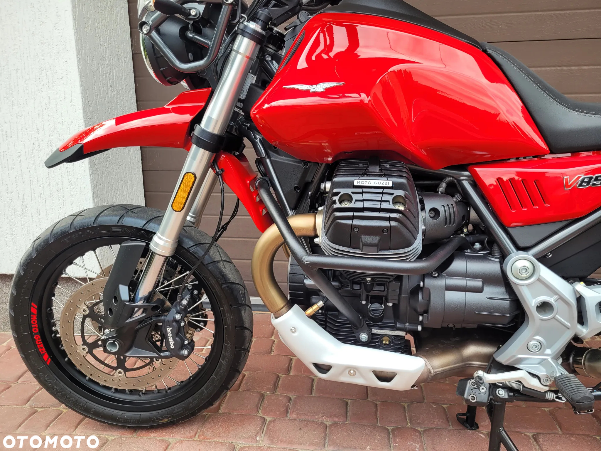 Moto Guzzi V85 - 2