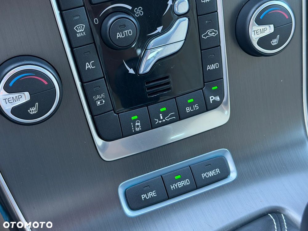 Volvo V60 D6 Plug-In-Hybrid AWD Geartronic Summum - 18