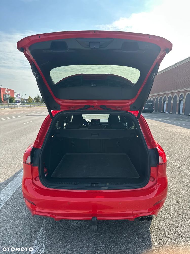 Ford Focus 1.0 EcoBoost Hybrid ST-LINE X - 4