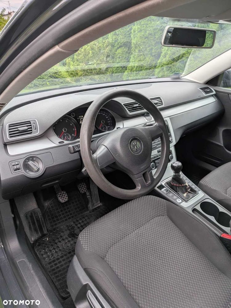 Volkswagen Passat - 6
