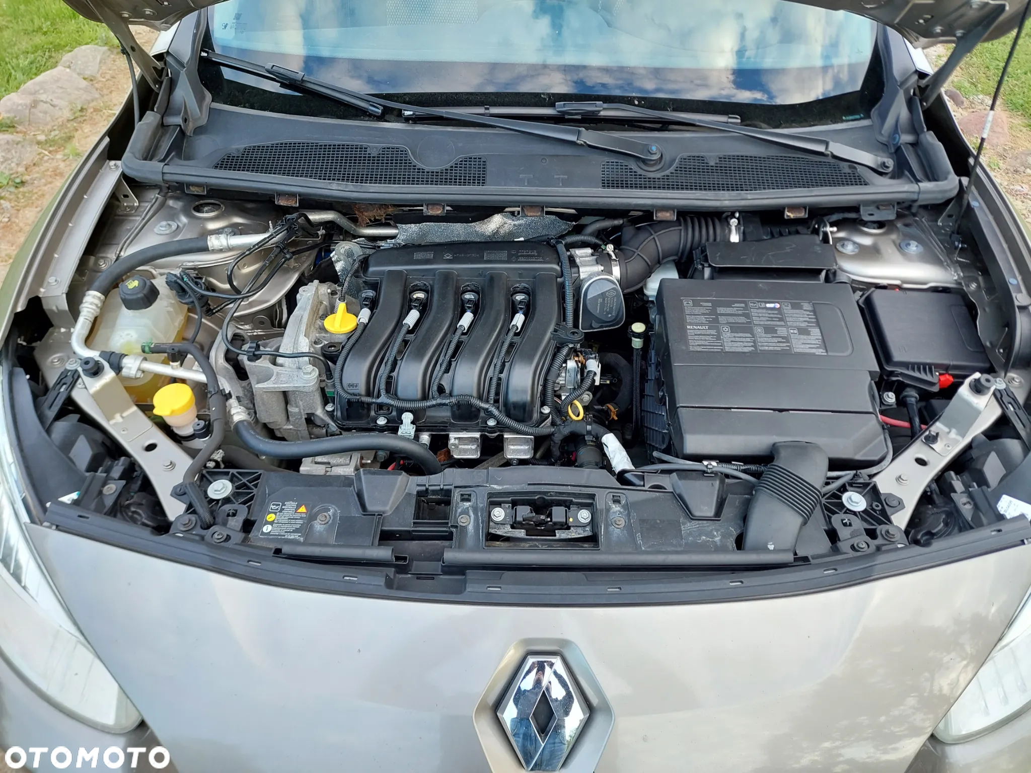 Renault Fluence 1.6 16V Techno Feel - 15
