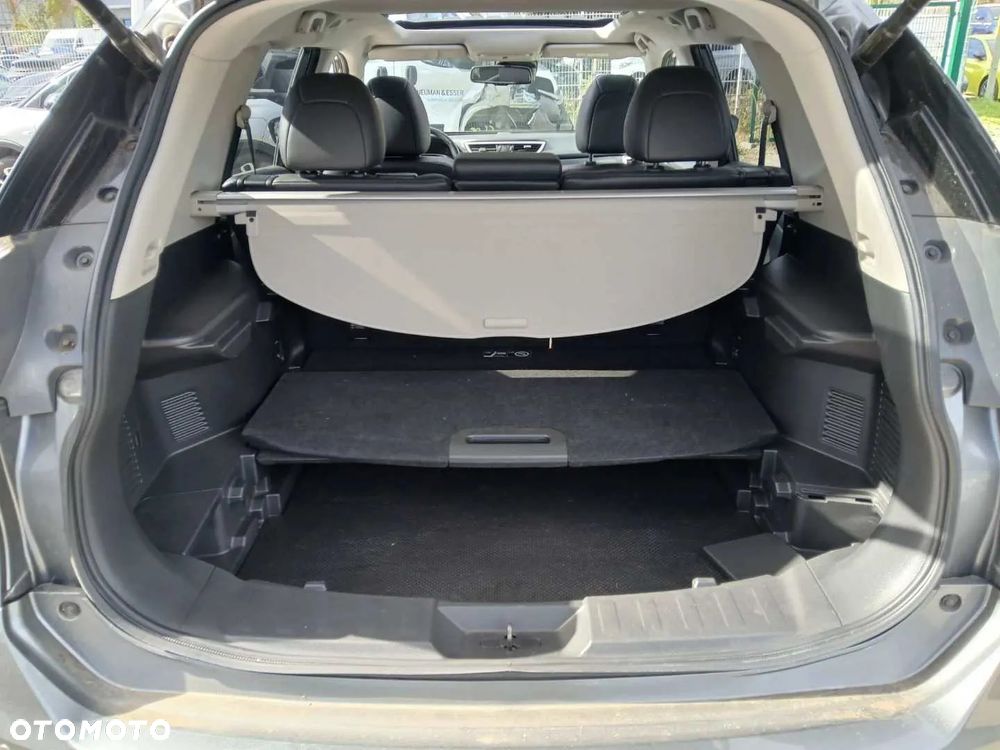 Nissan X-Trail 2.0 dCi ALL-MODE 4x4i Xtronic Tekna - 22
