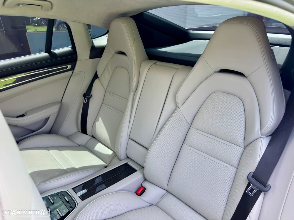 Porsche Panamera Turbo - 15