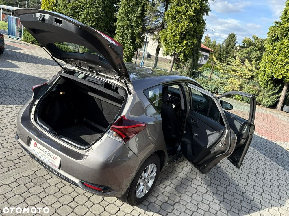 Toyota Auris - 23