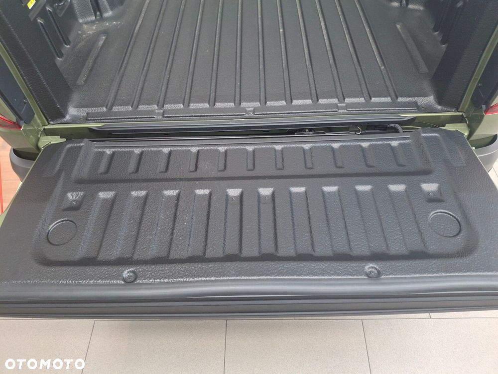 Volkswagen Amarok - 10