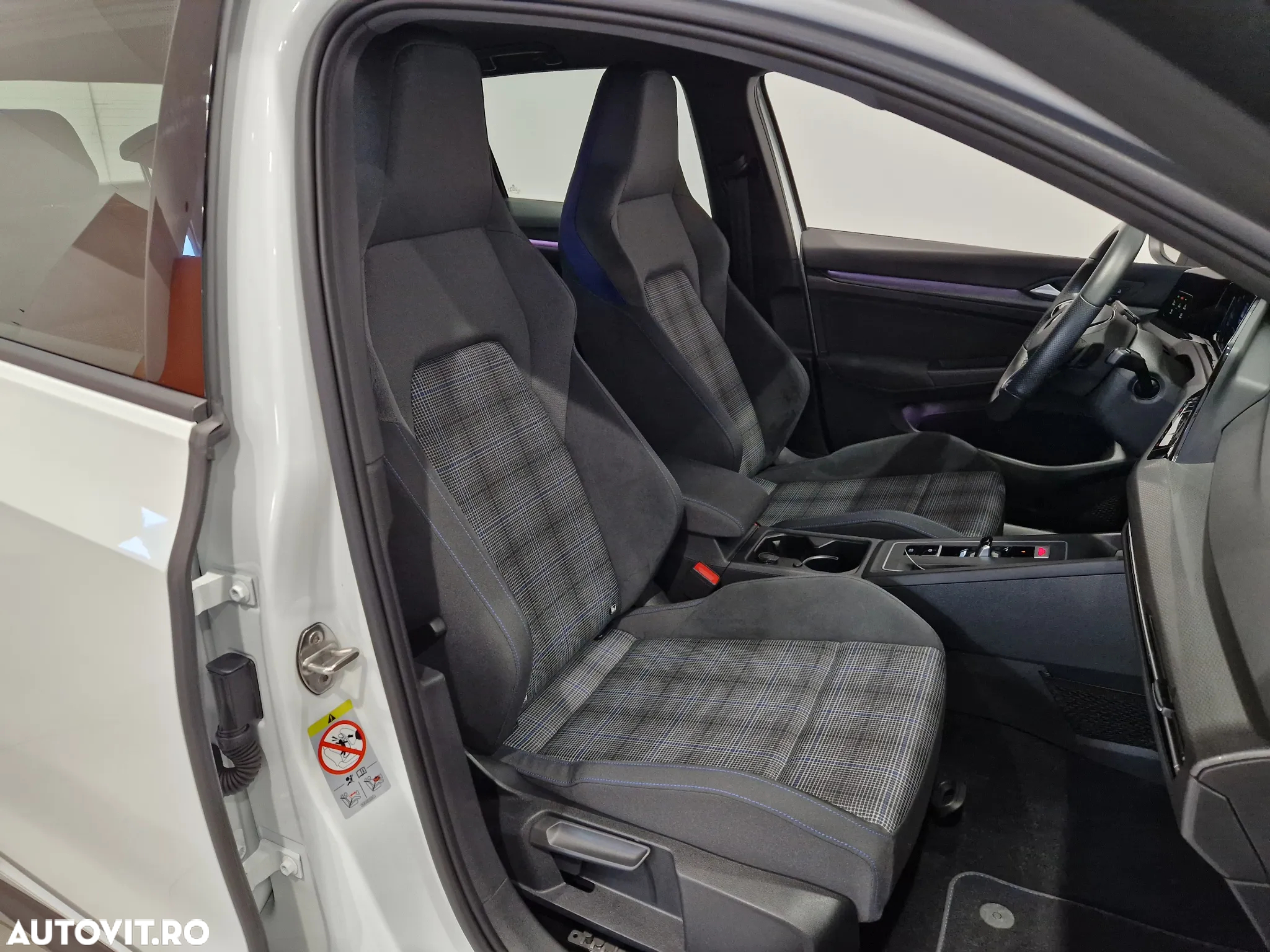Volkswagen Golf GTE - 13