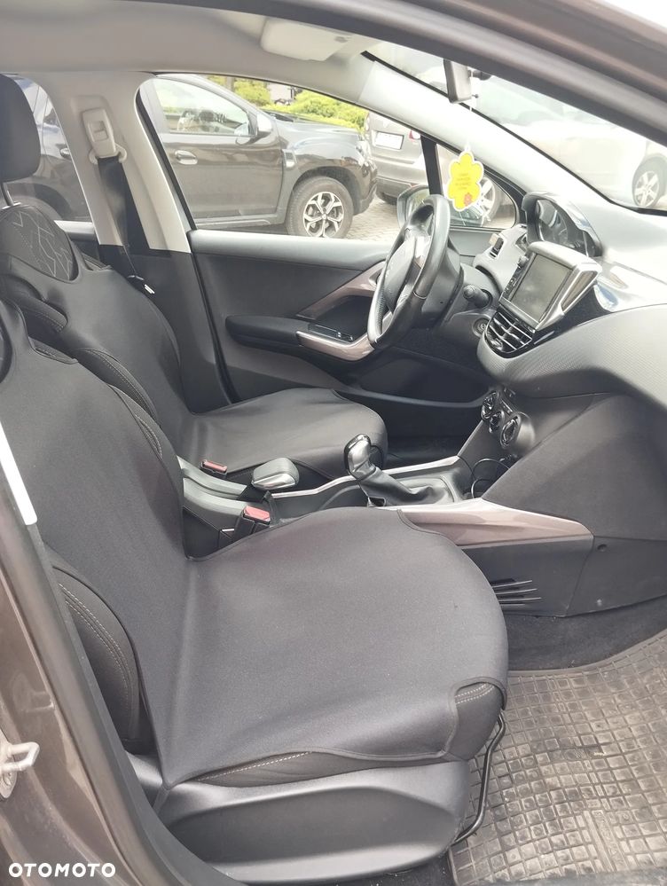 Peugeot 2008 1.2 Pure Tech Active EU6 - 11
