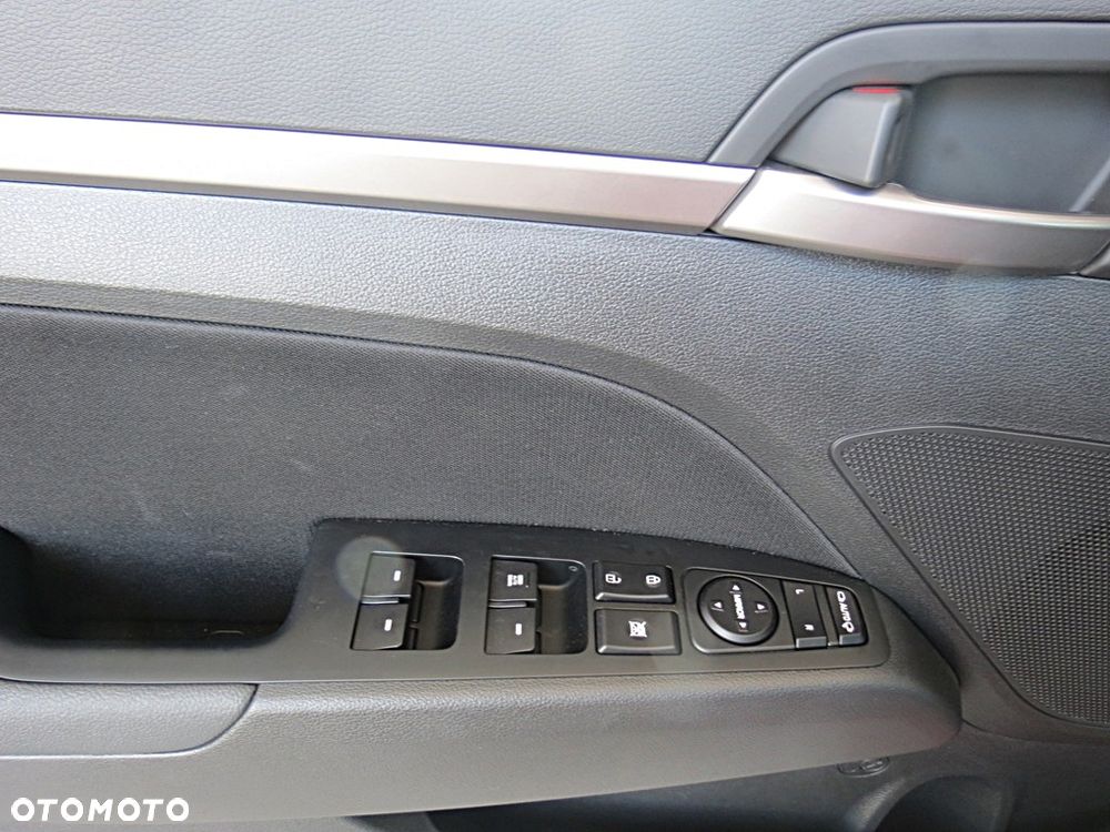 Hyundai Elantra 1.6 CRDi Style - 25