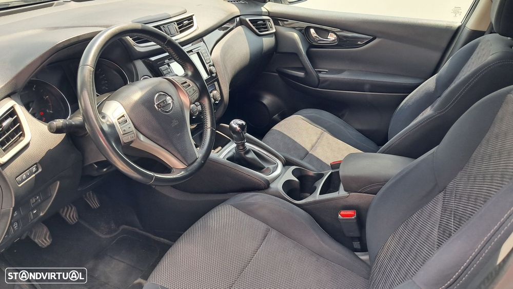 Nissan Qashqai 1.5 dCi N-Connecta 18 - 6
