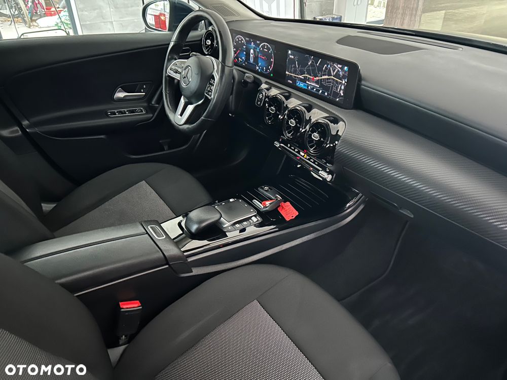 Mercedes-Benz Klasa A 180 d 7G-DCT - 24
