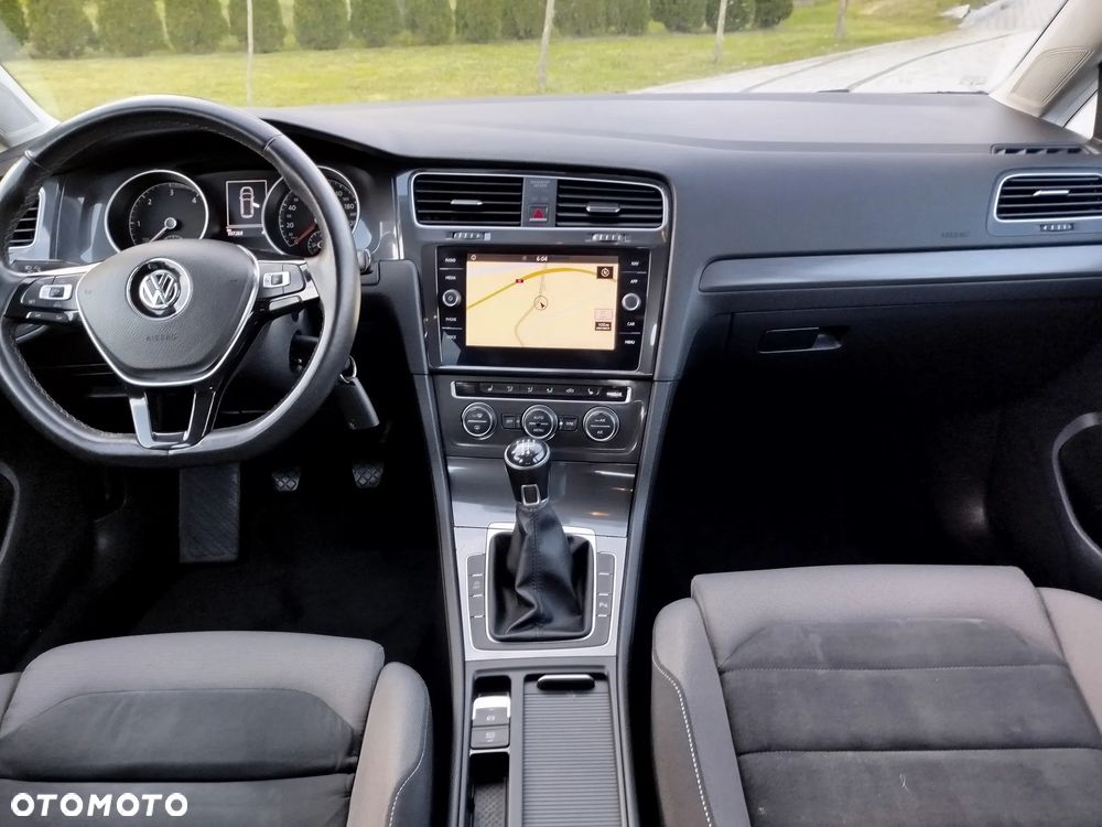 Volkswagen Golf 1.6 TDI (BlueMotion Technology) Comfortline - 24