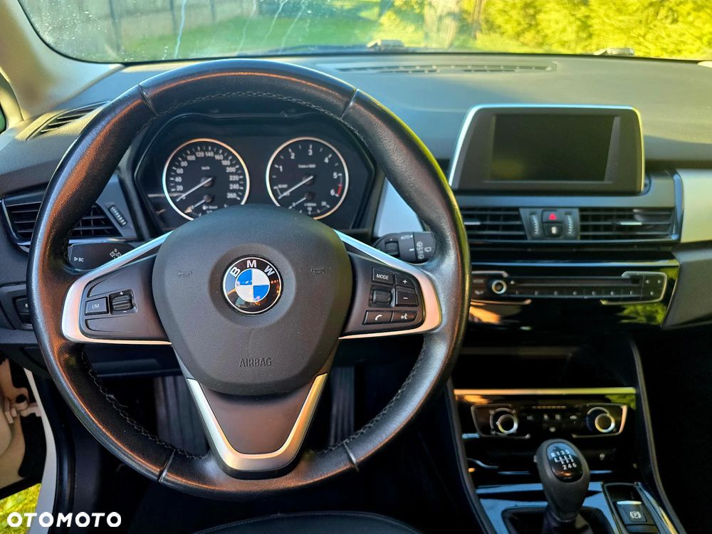 BMW Seria 2 216d - 27