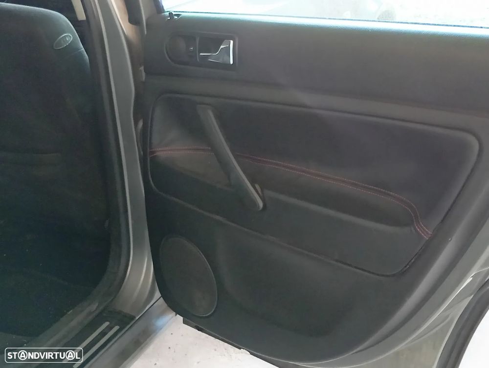 VW Passat Variant 1.9 TDi Highline - 3