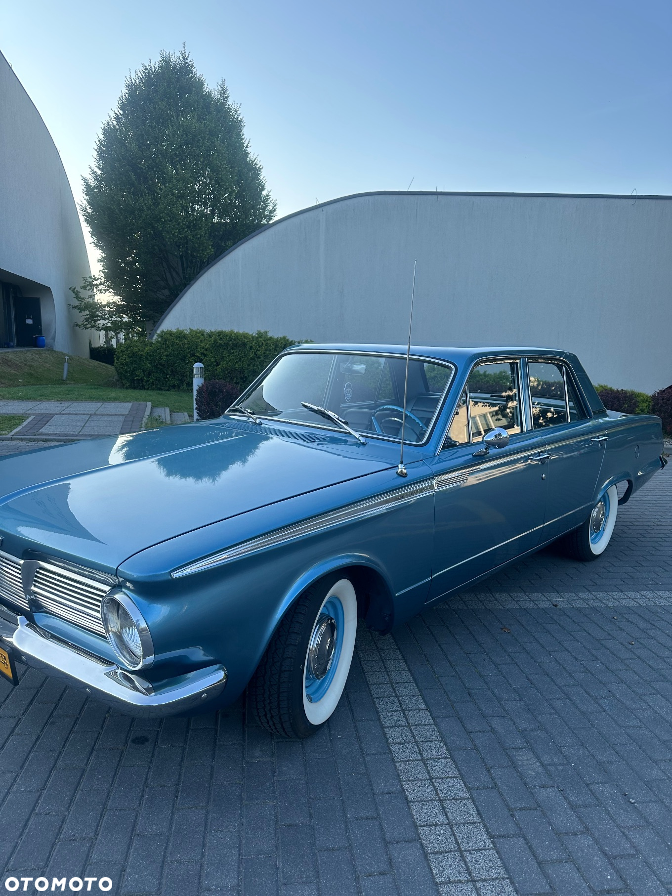 Plymouth Valiant - 2