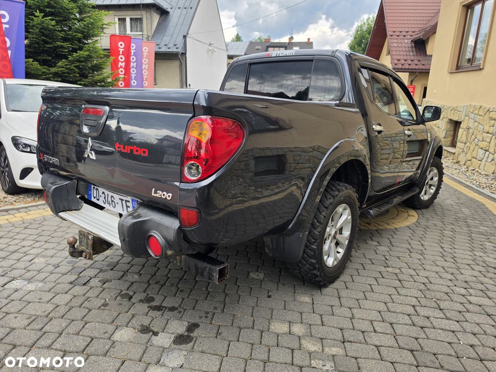 Mitsubishi L200 - 12