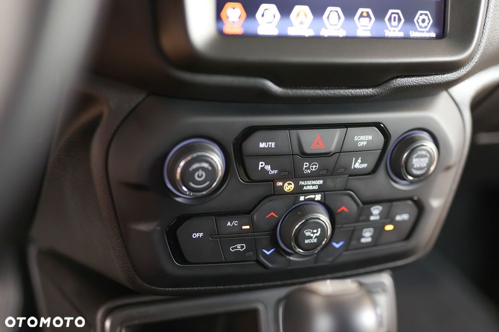 Jeep Renegade 1.5 T4 mHEV Limited FWD S&S DCT - 32