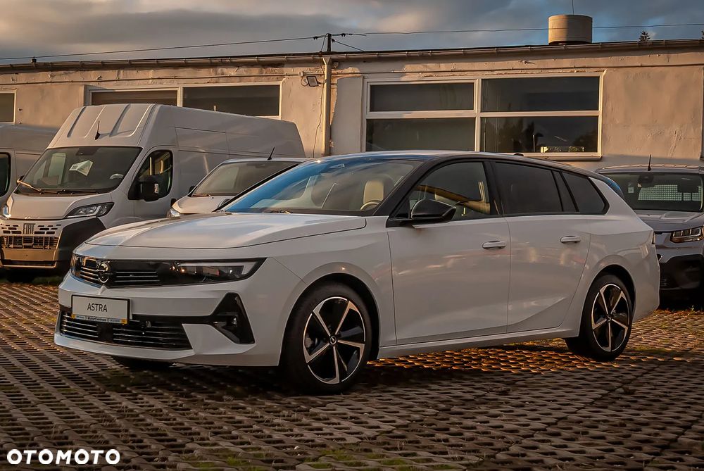 Opel Astra 1.2 T GS Line S&S - 4