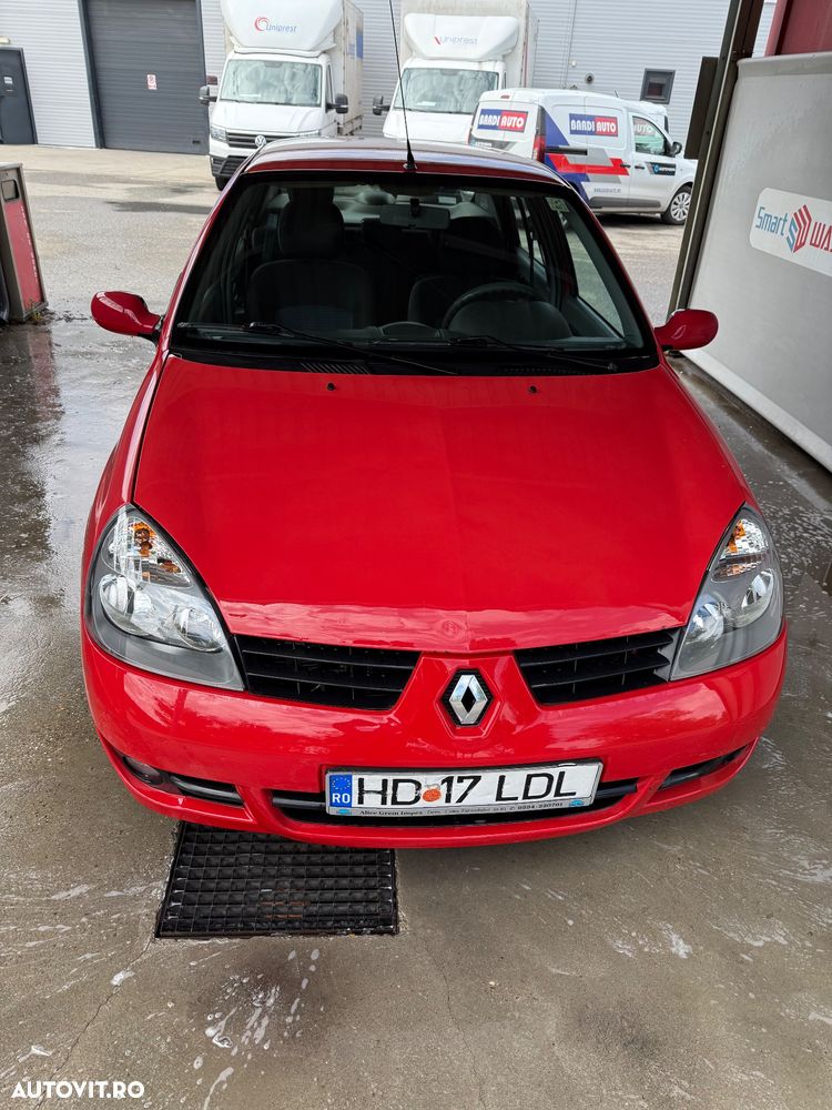 Renault Symbol - 1