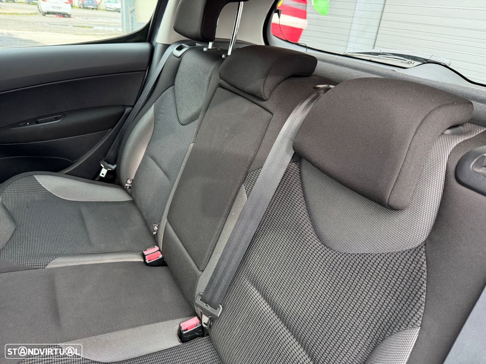 Peugeot 308 1.6 HDi Premium - 16