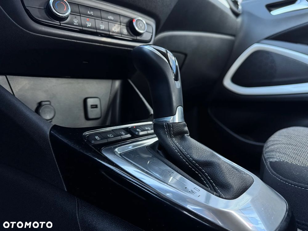 Opel Crossland X 1.2 T 120 Lat S&S - 10