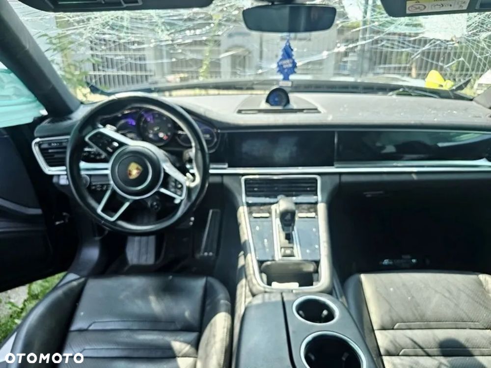 Porsche Panamera 4S - 5