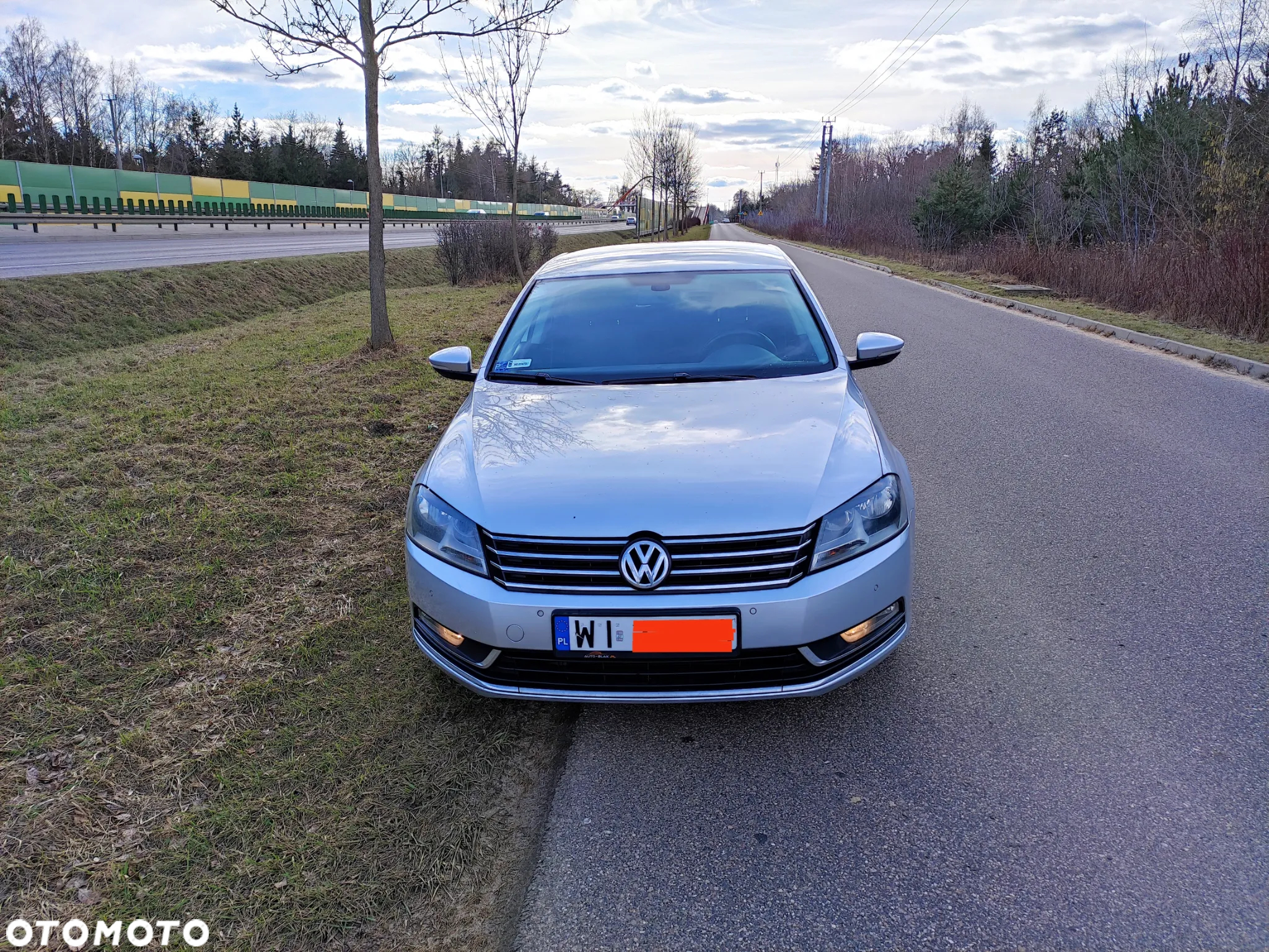 Volkswagen Passat 1.6 TDI DPF BlueMot Comfortline - 2