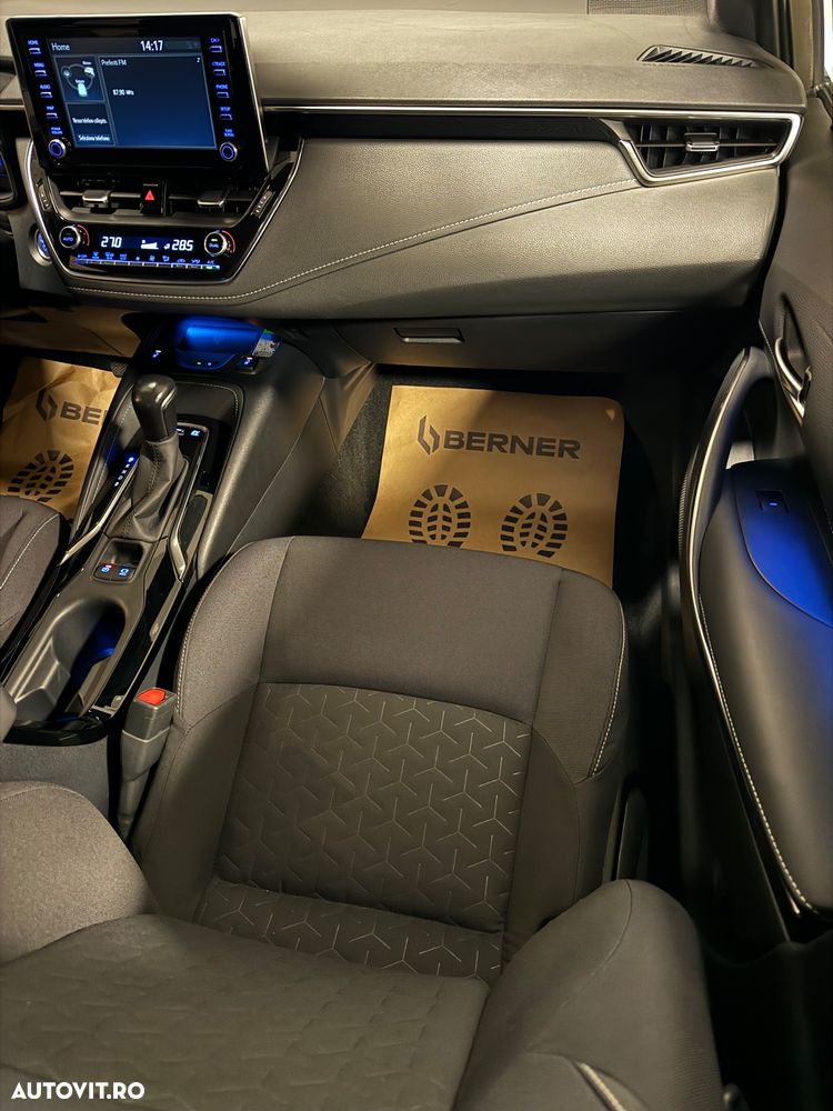 Toyota Corolla 1.8 Hybrid Team Deutschland - 11