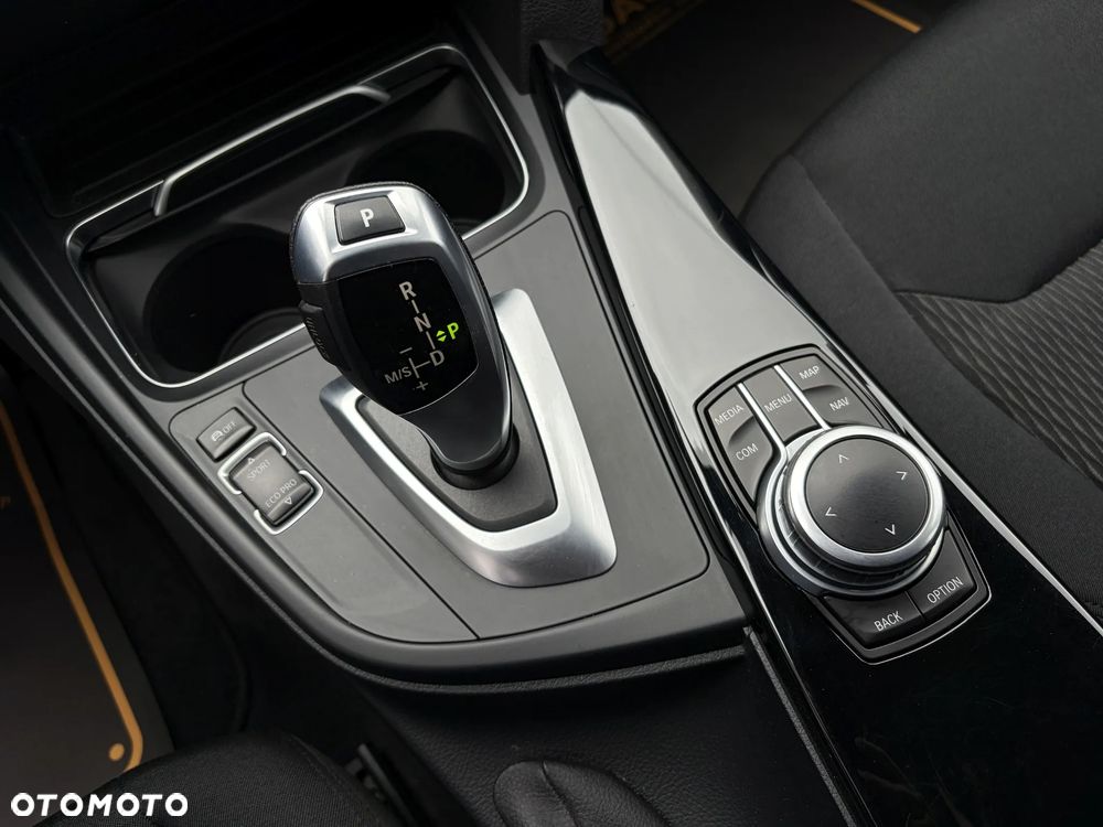 BMW Seria 3 320d Advantage - 29