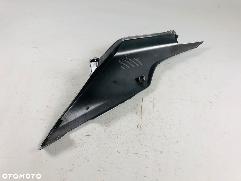 Honda VFR 1200 10-17 zadupek ogon prawy owiewka prawa - 6
