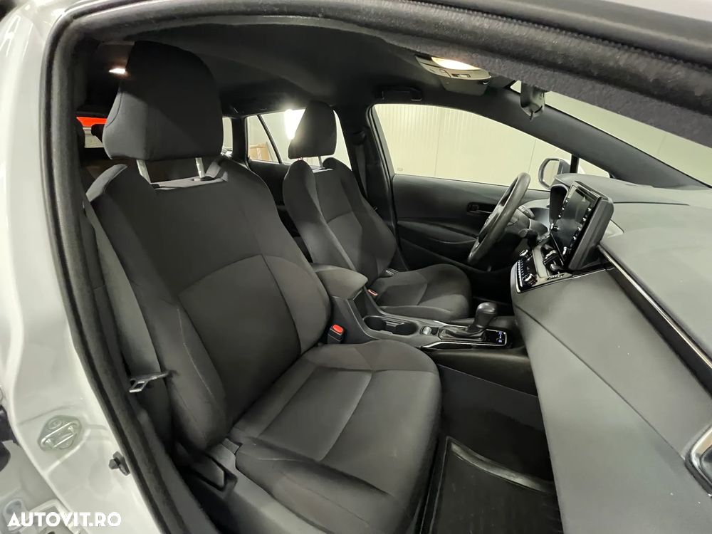 Toyota Corolla 1.8 HSD Eco - 11