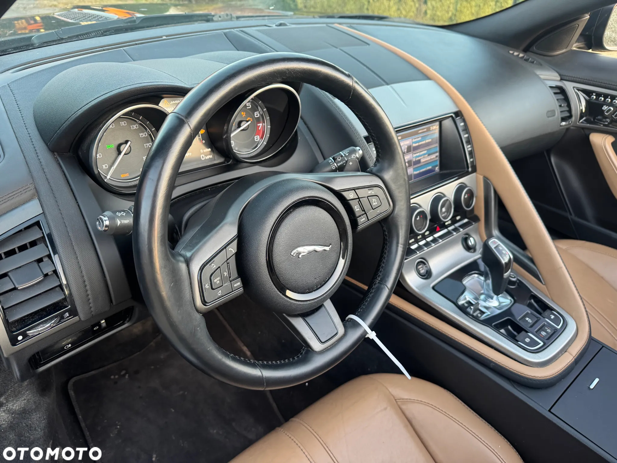 Jaguar F-Type - 18
