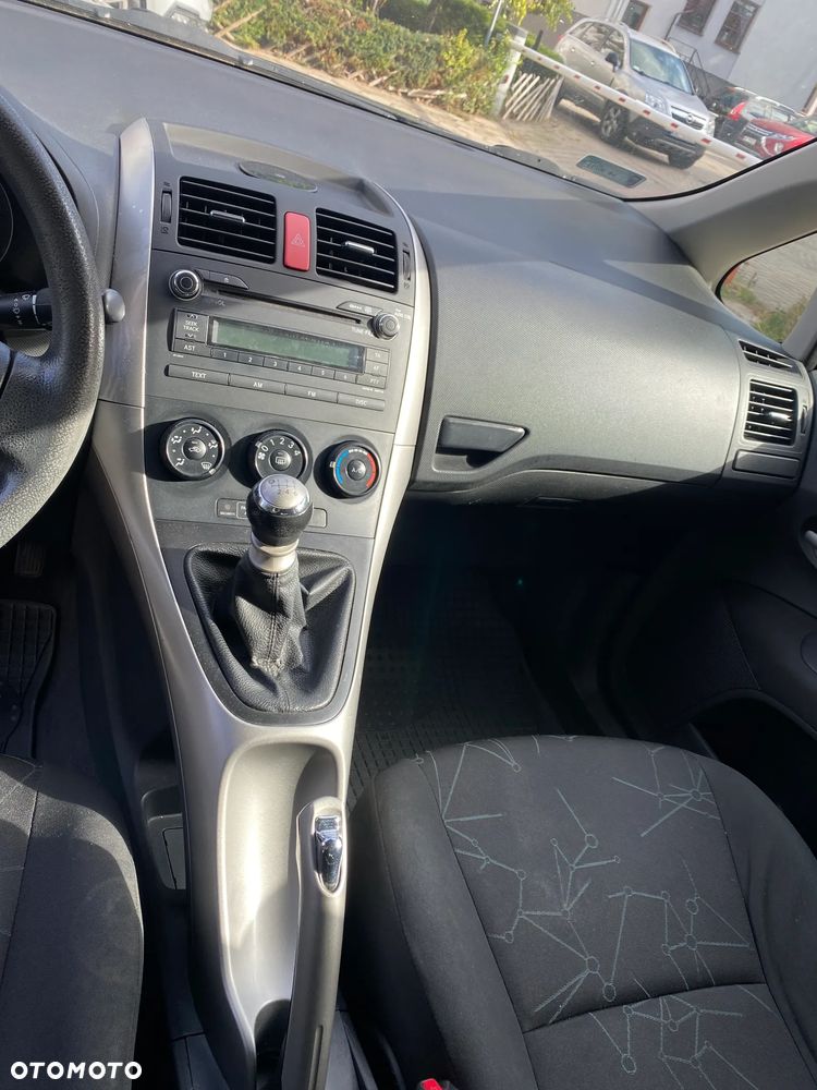 Toyota Auris - 12