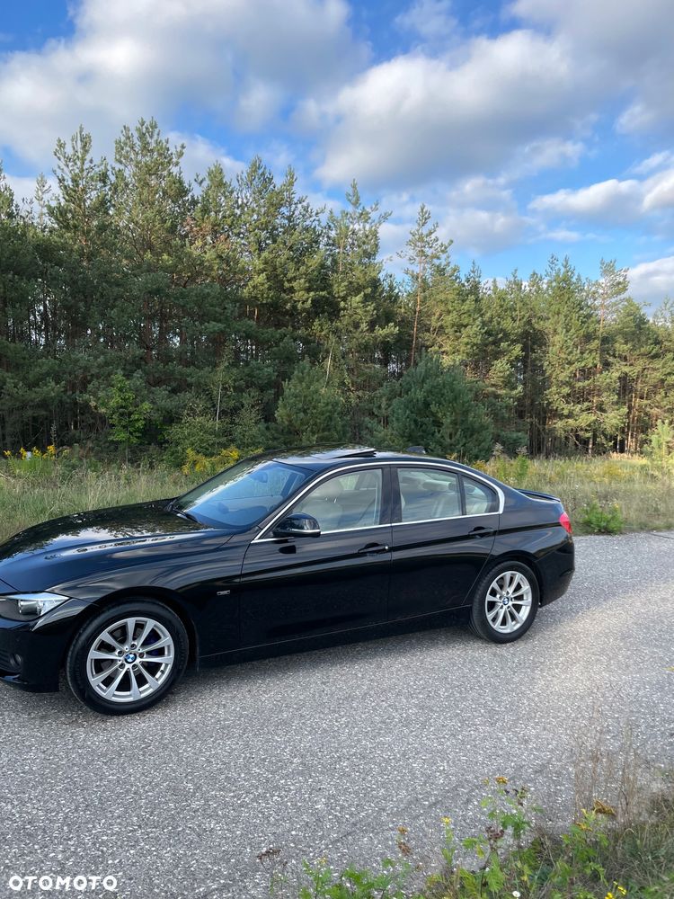 BMW Seria 3 2012 photo 2