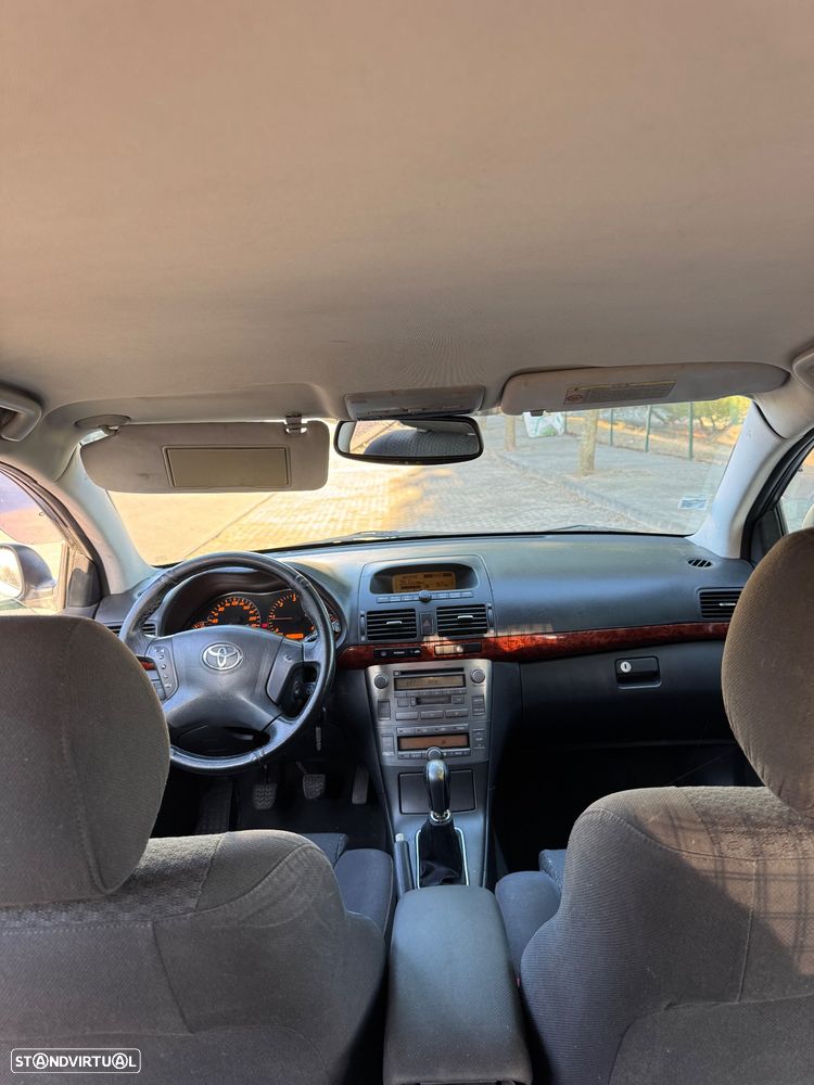 Toyota Avensis SW 2.0 D-4D - 13